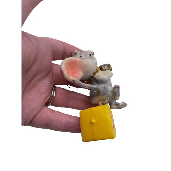 Vtg Mouse & Cheese Christmas Ornament Flocked Velvet Nursery Rhyme Theme Tree - Picture 6 of 9